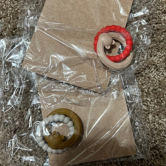 2 silicone brown 2 ring tethers and red 2 ring - Picture 1 of 1